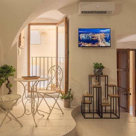 Romantic Suite Centro Storico กัลลีโปลี ภายนอก รูปภาพ