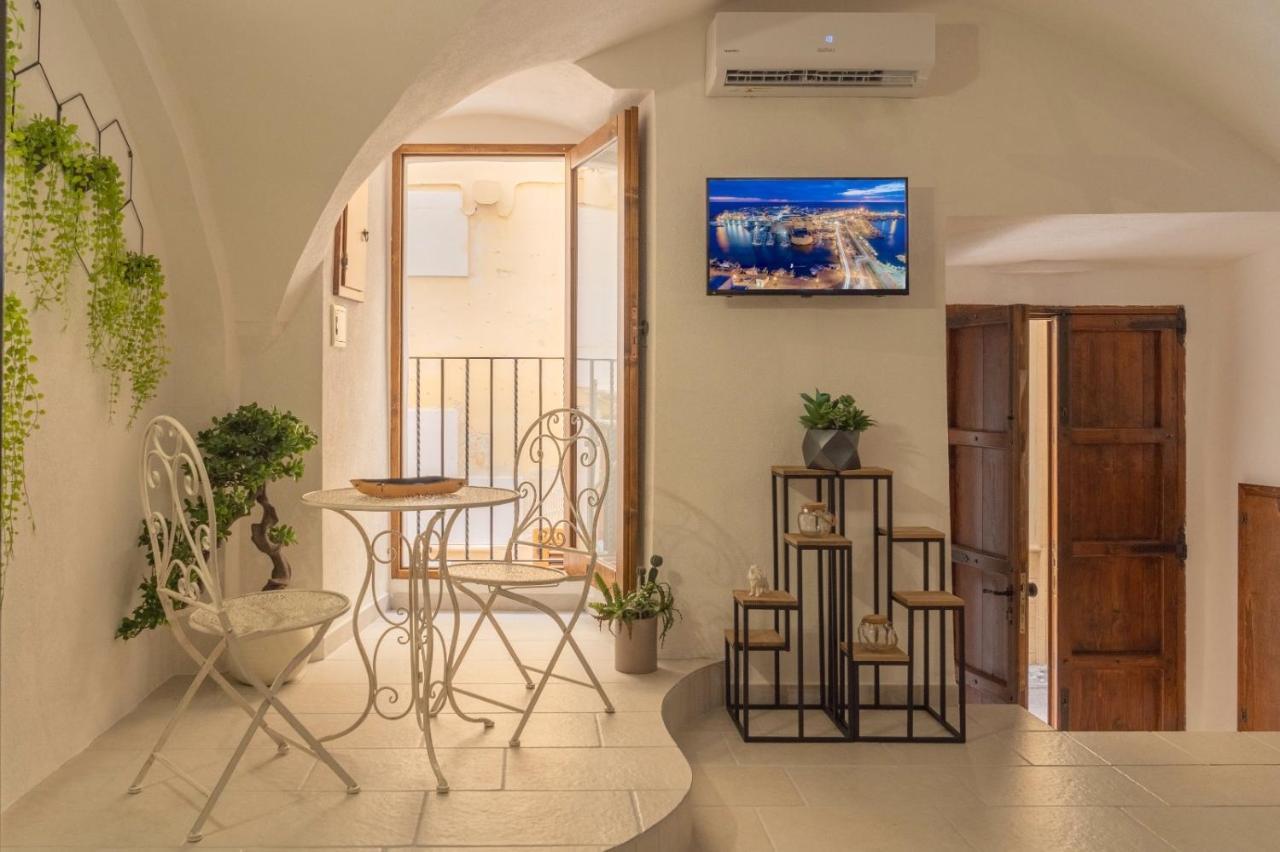 Romantic Suite Centro Storico กัลลีโปลี ภายนอก รูปภาพ